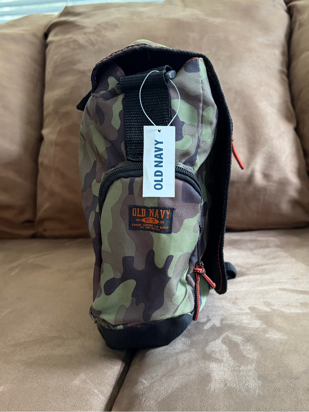 Old Navy Messenger Bag - Picture 4 of 13